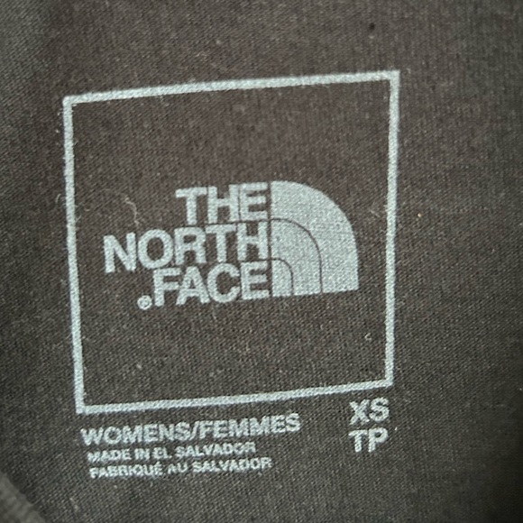Size xs North Face shirt - Picture 3 of 3